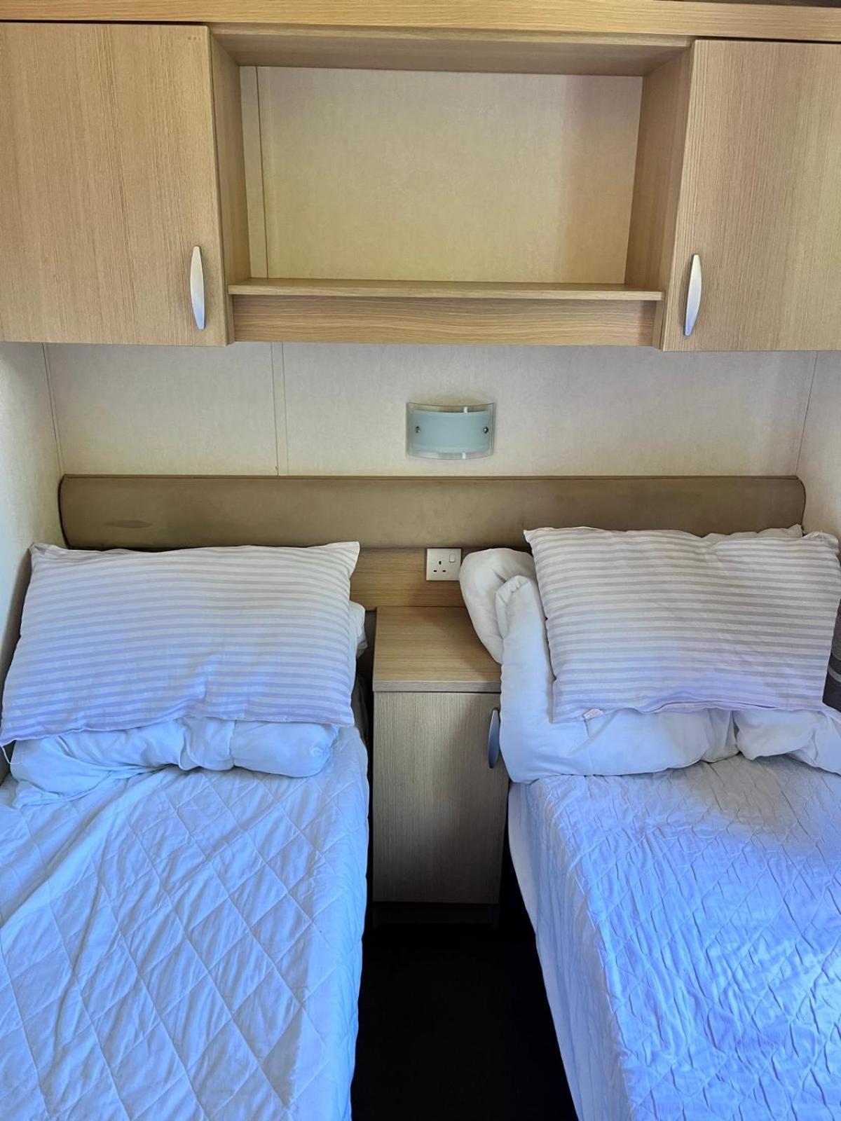 Van Number 123 Beautiful Caravan Sleeps 4 Aberystwyth Exteriér fotografie